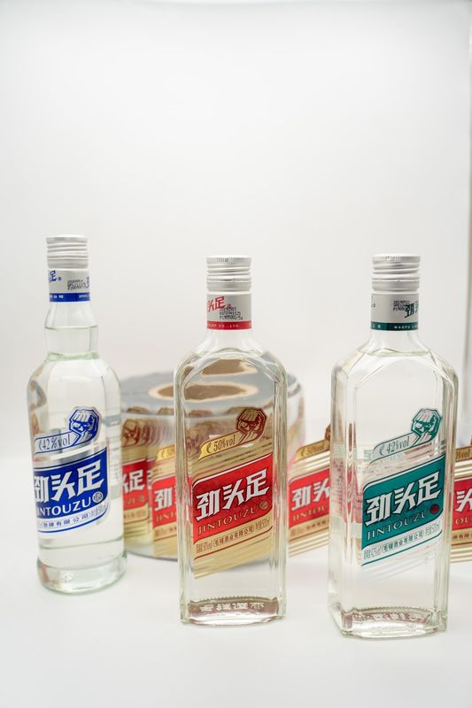 ジュースワインと調味料製品のための個別自粘性ラベル